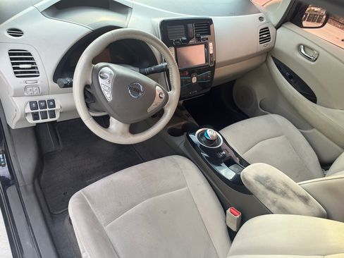 Used 2012 Nissan Leaf SL image 11