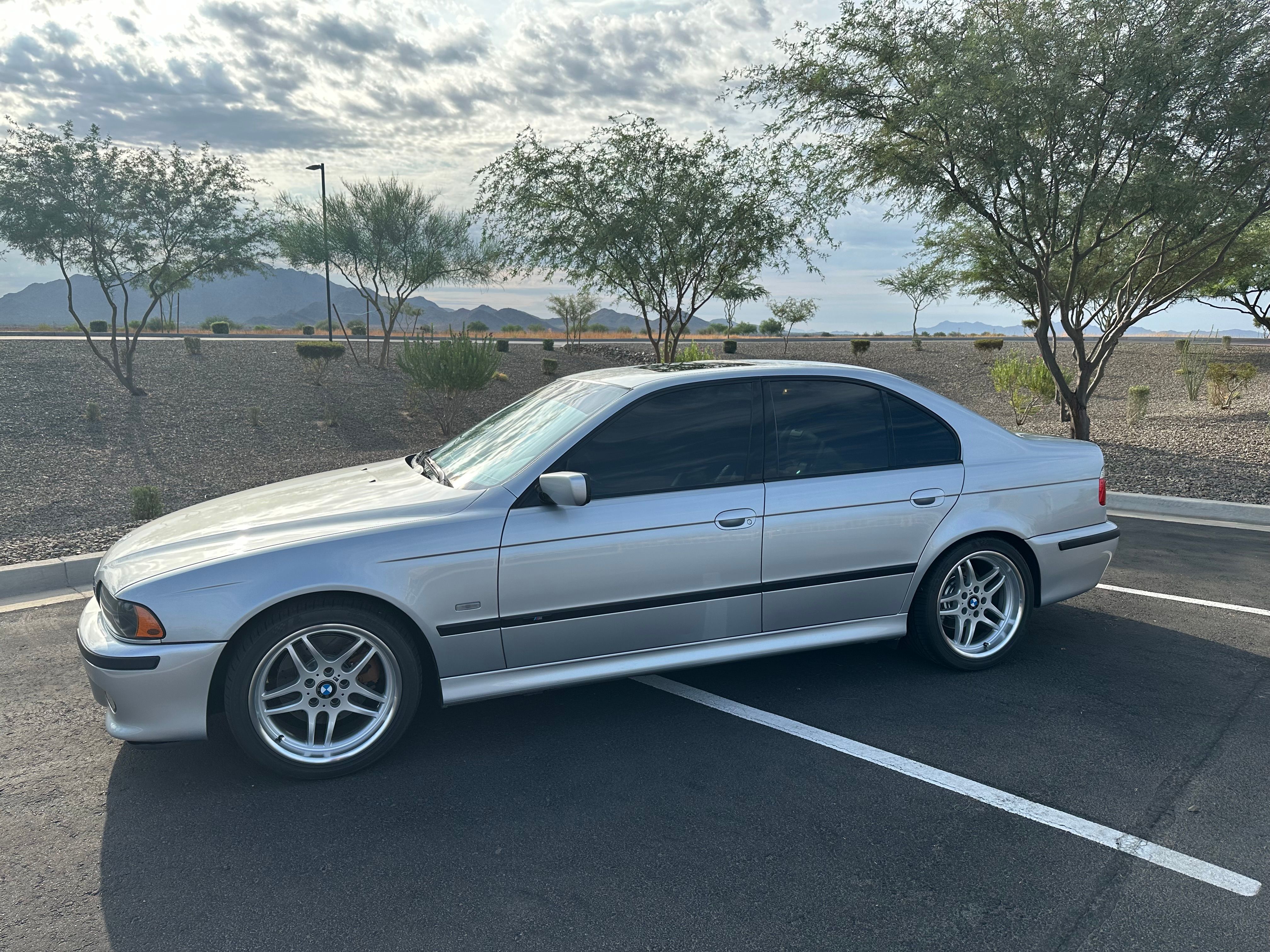 Used 2003 BMW 540i Sedan RWD image 1