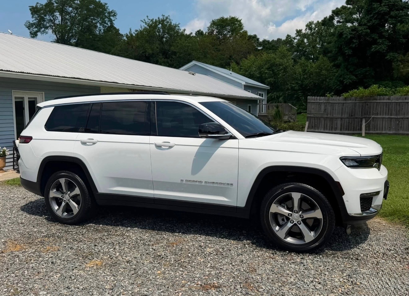 Used 2025 Jeep Grand Cherokee L Limited w/ Luxury Tech Group II AWD/4WD image 12