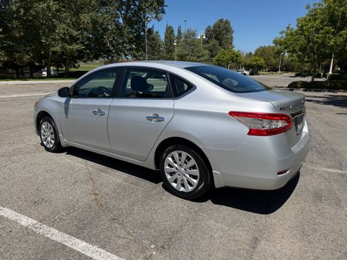 Used 2013 Nissan Sentra SV FWD image 2