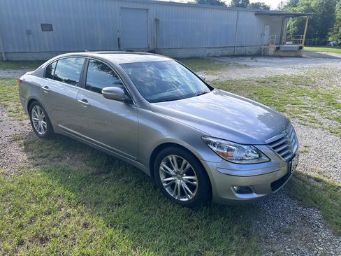 Used 2009 Hyundai Genesis 4.6 w/ Technology Pkg 5 RWD image 5