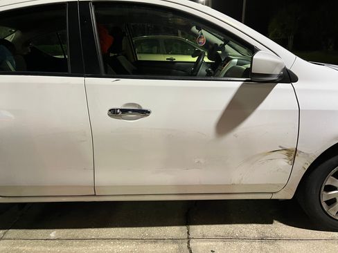 Used 2019 Nissan Versa SV image 5