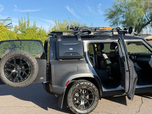 Used 2022 Land Rover Defender 110 SE AWD/4WD image 8