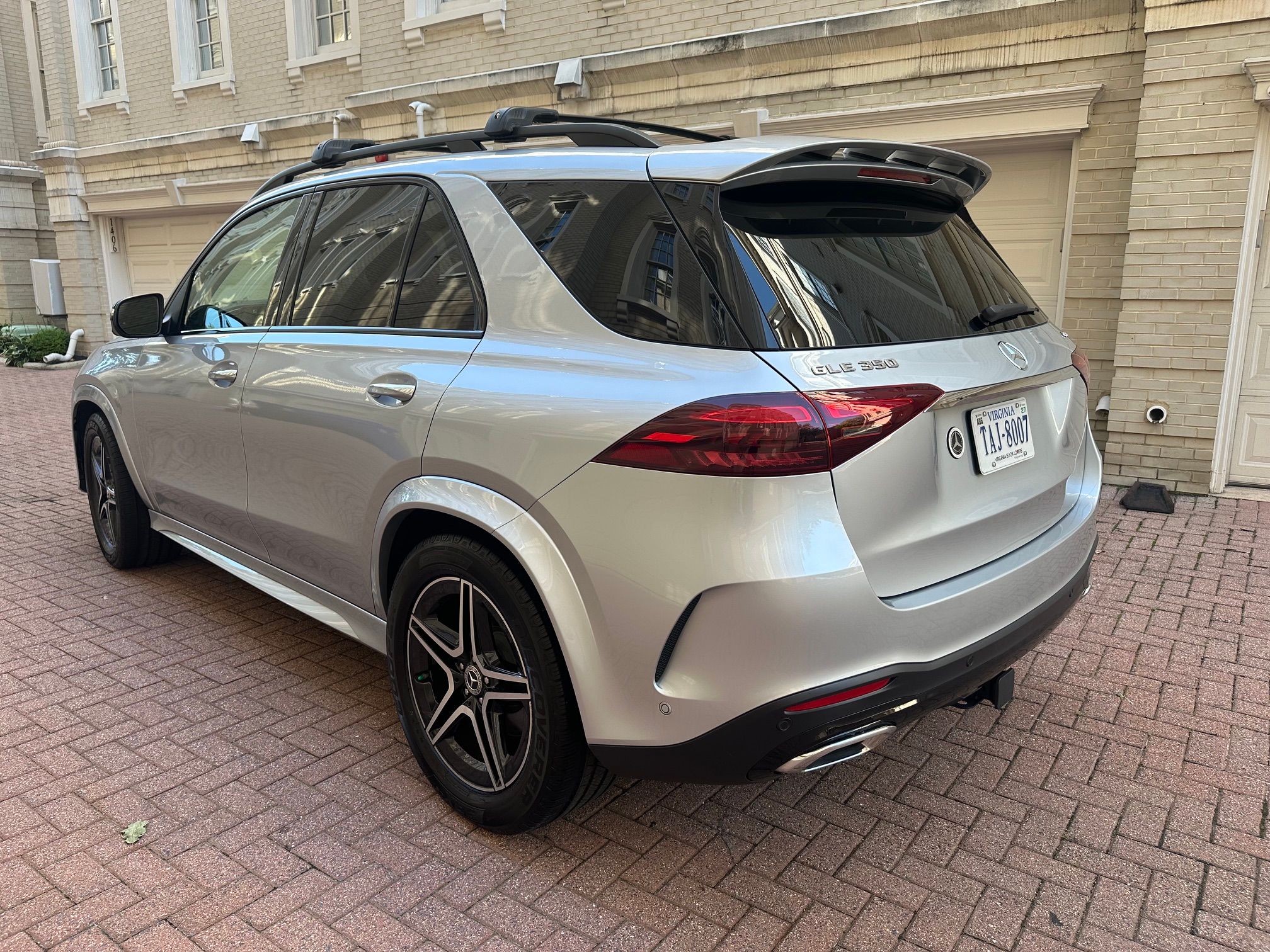 Used 2025 Mercedes-Benz GLE 350 4MATIC image 2