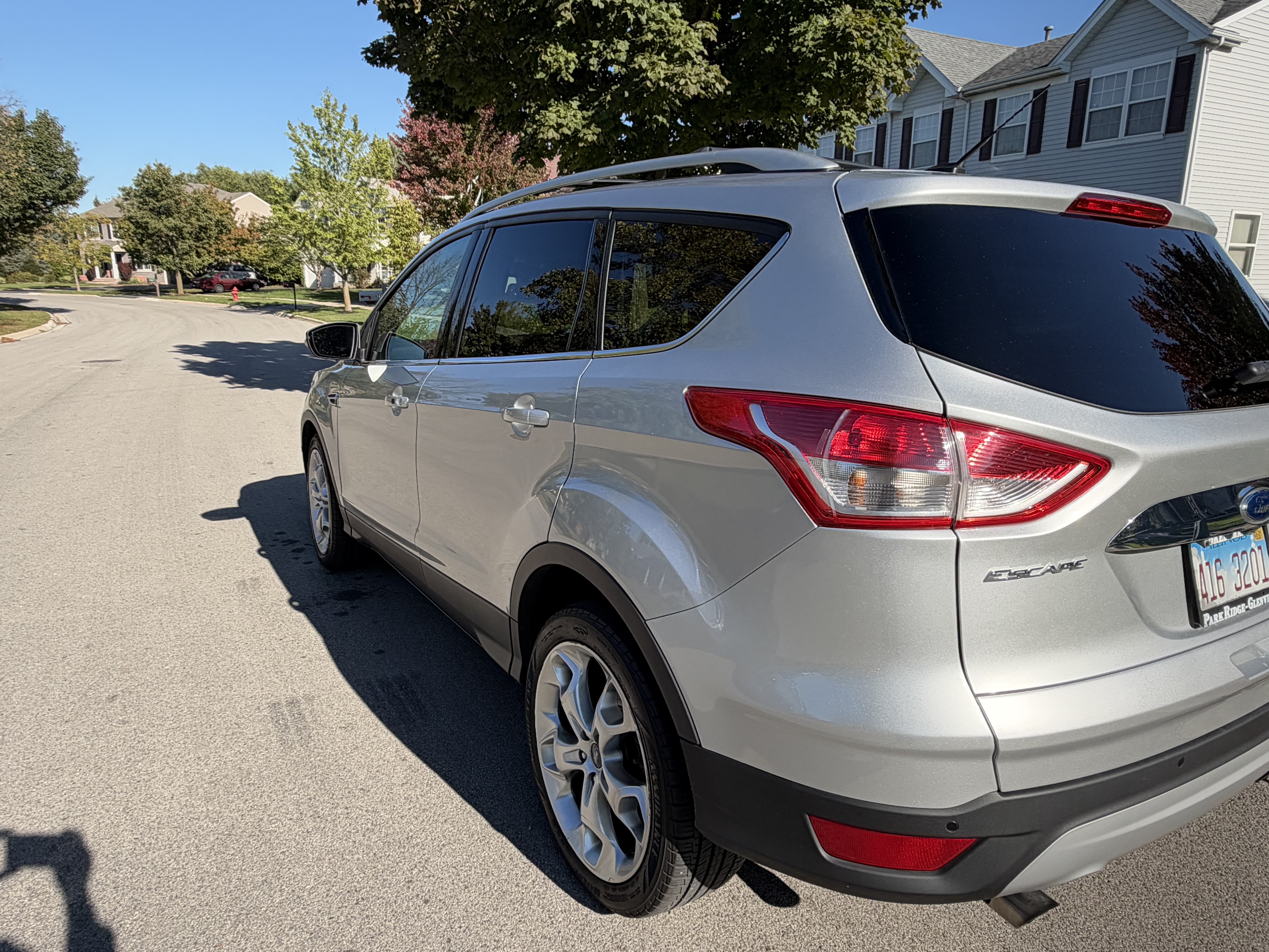 Used 2015 Ford Escape Titanium w/ Equipment Group 301A AWD/4WD image 9