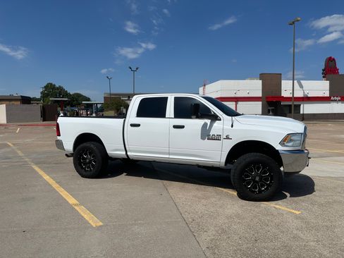 Used 2018 RAM 2500 Tradesman w/ Chrome Appearance Group AWD/4WD image 30