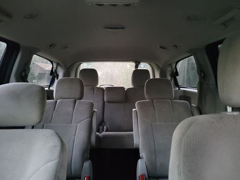 Used 2012 Dodge Grand Caravan SXT image 9