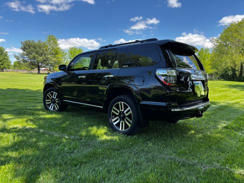 Used 2021 Toyota 4Runner Limited AWD/4WD image 2