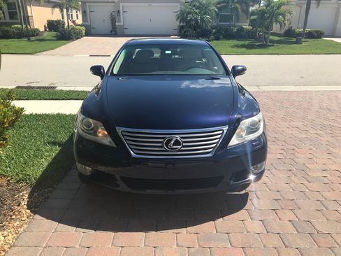Used 2010 Lexus LS 460 image 1