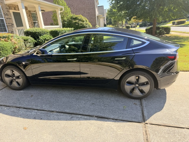 Used 2018 Tesla Model 3 Mid Range RWD image 1