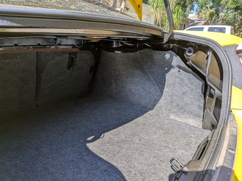 Used 2001 Saturn S-Series SC2 image 23