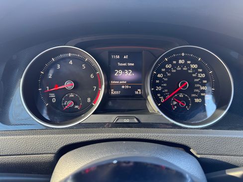 Used 2015 Volkswagen GTI SE image 14