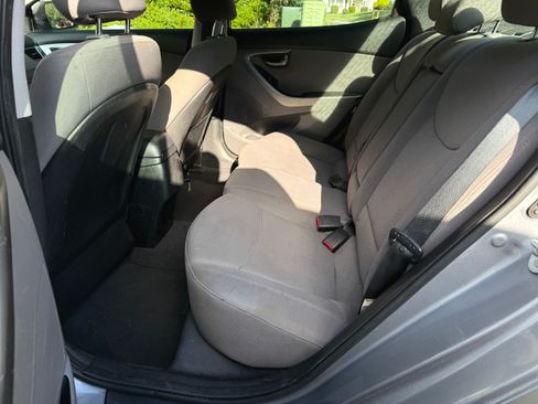 Used 2016 Hyundai Elantra SE w/ Option Group 02 image 12