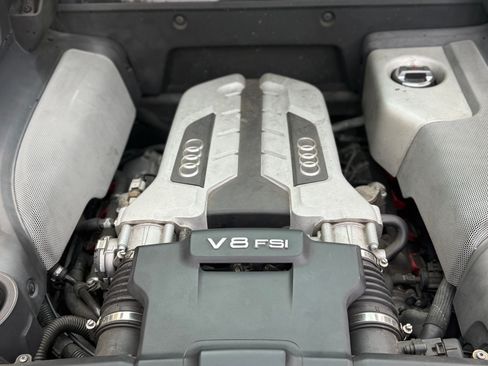 Used 2014 Audi R8 V8 w/ Ceramic Brake Package image 5