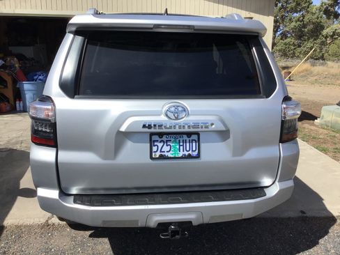 Used 2016 Toyota 4Runner SR5 image 4