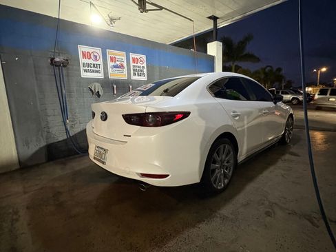 Used 2021 MAZDA MAZDA3 s image 8