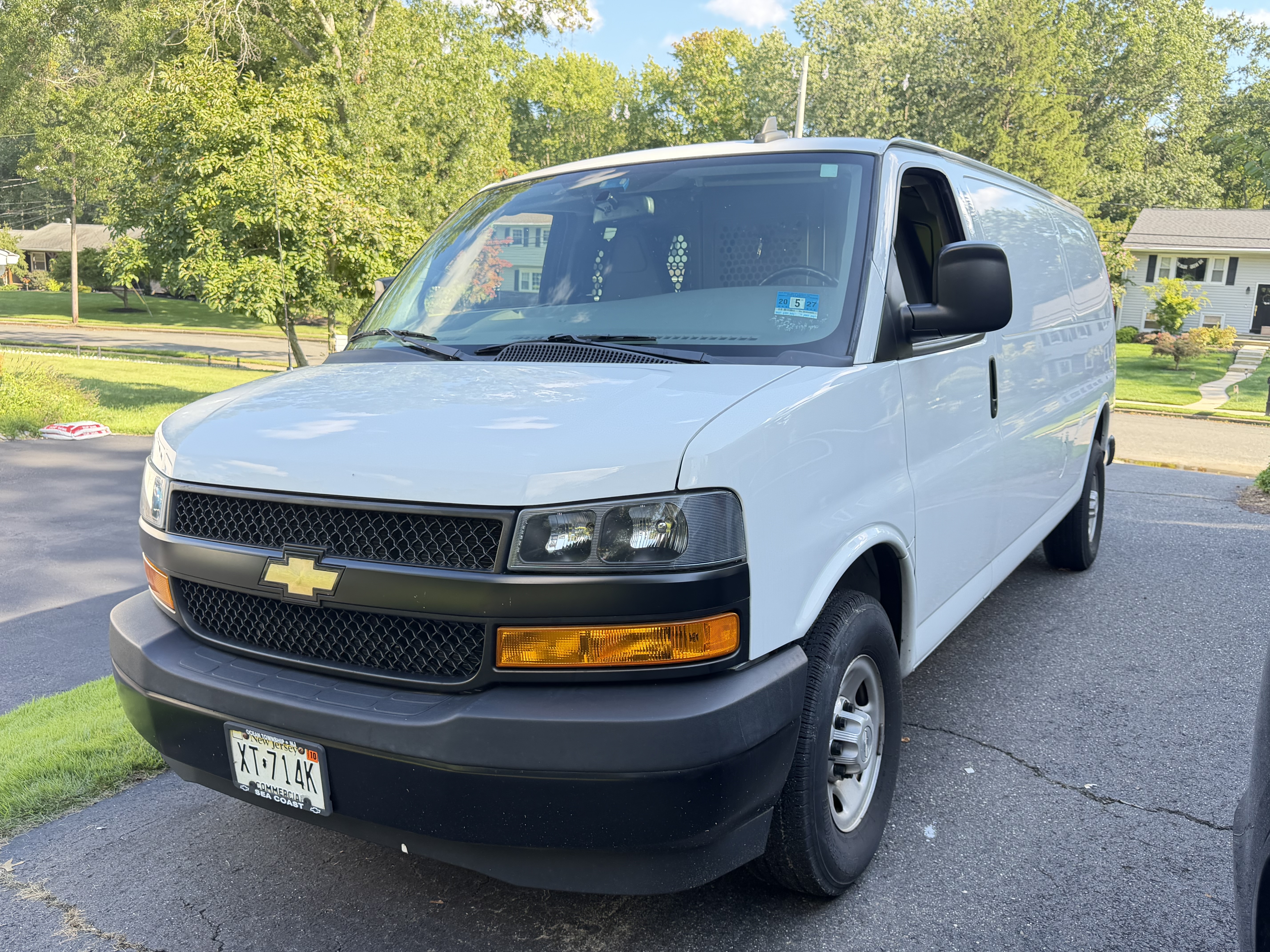 Used 2019 Chevrolet Express 3500 Extended w/ Driver Convenience Package RWD image 1