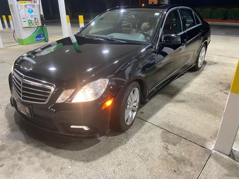 Used 2011 Mercedes-Benz E 350 4MATIC Sedan image 1