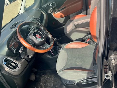 Used 2014 FIAT 500L Trekking w/ Popular Equipment Group FWD image 11