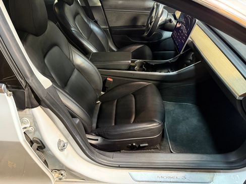 Used 2019 Tesla Model 3 Long Range image 18