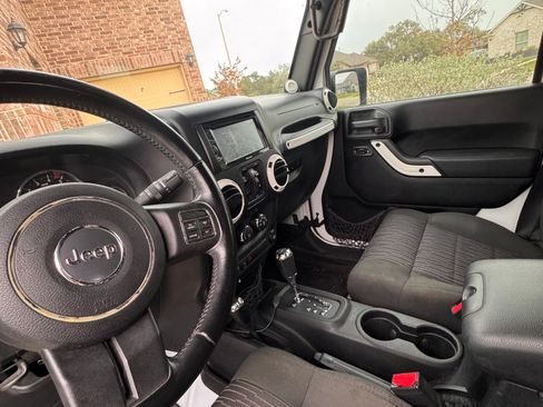 Used 2012 Jeep Wrangler Unlimited Sport image 6