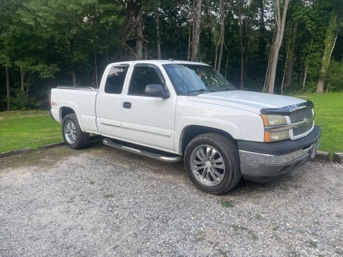 Used 2005 Chevrolet Silverado 1500 4x4 Extended Cab w/ Safe And Sound Package image 1