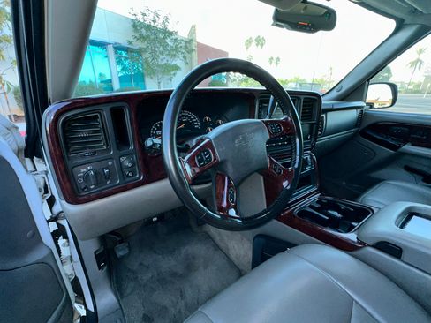 Used 2005 Chevrolet Tahoe LT w/ LT Preferred Equipment Group image 6