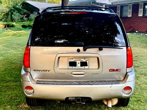 Used 2008 GMC Envoy SLT w/ Sun And 6-Disc Cd Package RWD image 2