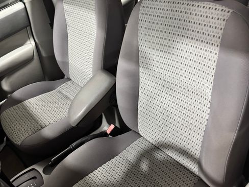 Used 2005 Ford Focus SE image 1