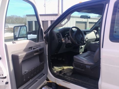 Used 2014 Ford F350 XL image 6