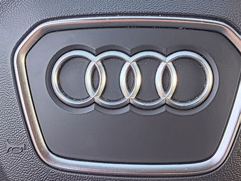 Used 2021 Audi Q5 2.0T Premium w/ Convenience Package image 17