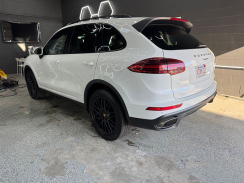 Used 2016 Porsche Cayenne image 9