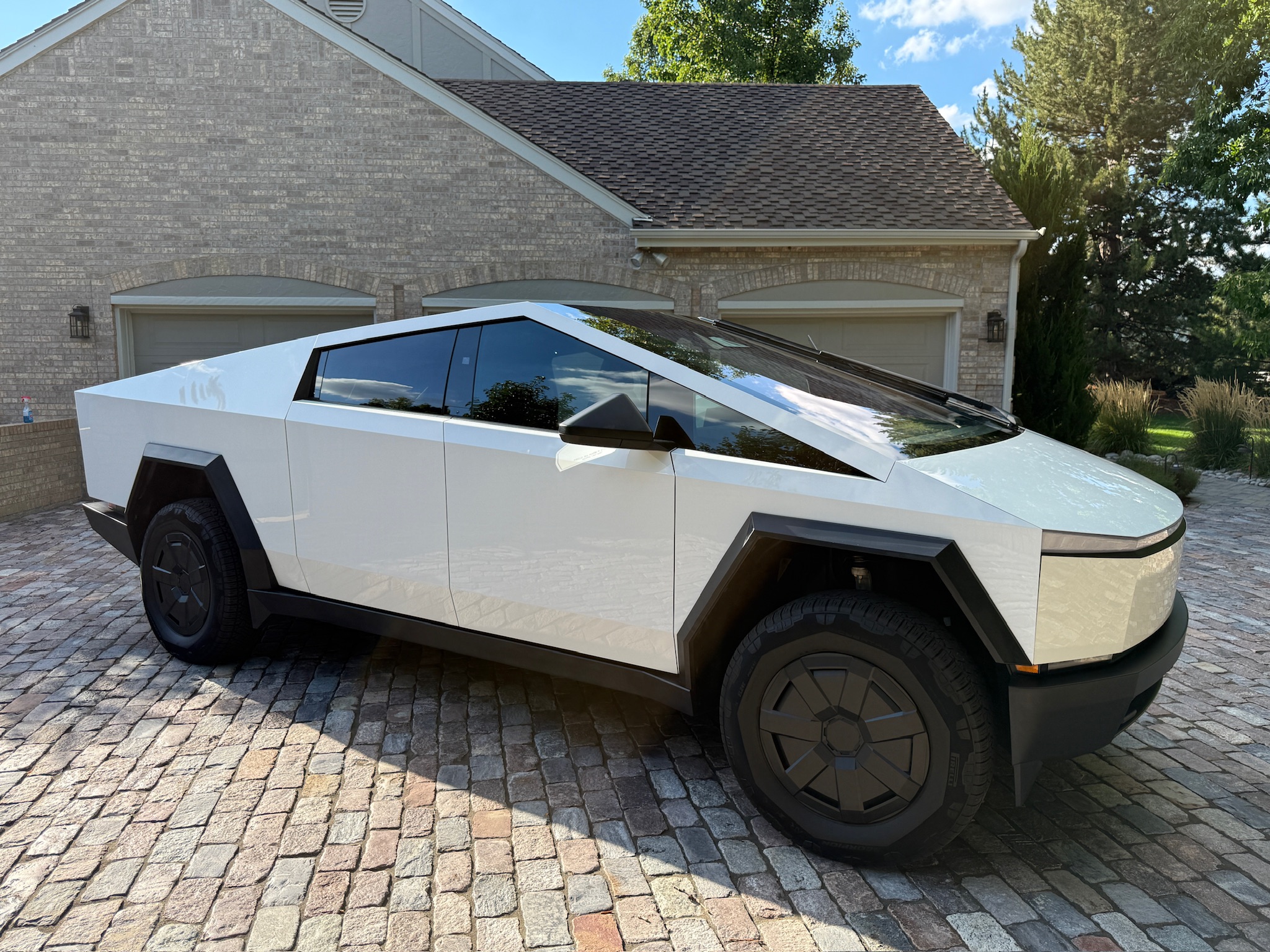 Used 2024 Tesla Cybertruck Cyberbeast AWD/4WD image 6
