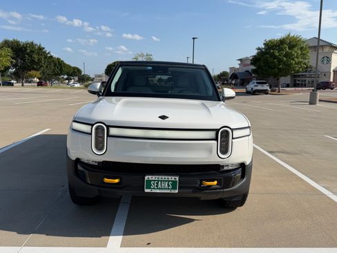 Used 2023 Rivian R1S Adventure AWD/4WD image 4