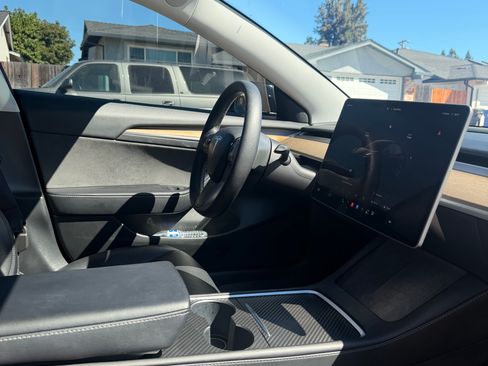Used 2023 Tesla Model 3 Standard Range RWD image 9