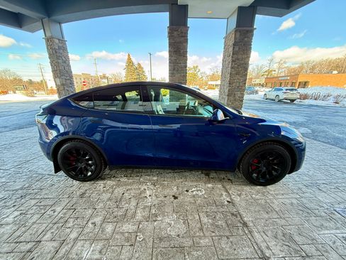 Used 2020 Tesla Model Y Performance image 8