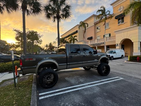 Used 2005 Ford F250 Lariat image 12