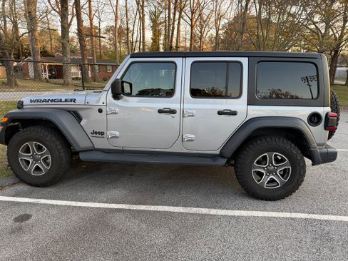 Used 2020 Jeep Wrangler Unlimited Sport AWD/4WD image 12