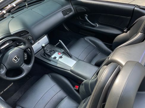 Used 2004 Honda S2000 image 10