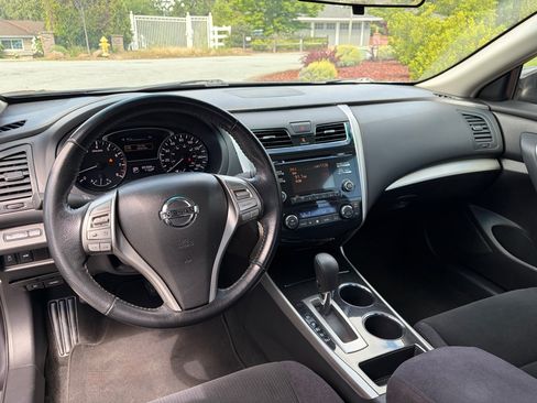 Used 2013 Nissan Altima 2.5 SV image 11