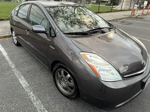 Used 2008 Toyota Prius Touring w/ Pkg 6 FWD image 1