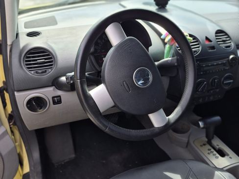 Used 2004 Volkswagen Beetle GLS FWD image 6