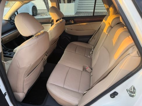 Used 2018 Subaru Outback 2.5i Limited AWD/4WD image 11
