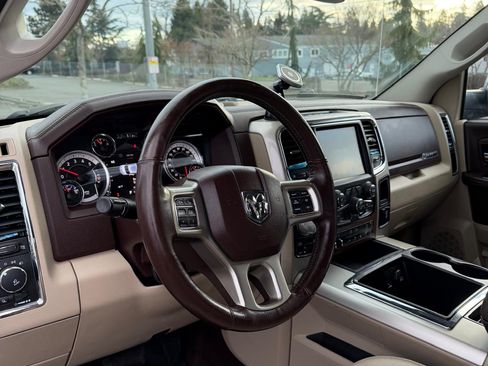 Used 2015 RAM 1500 Laramie w/ Convenience Group image 4