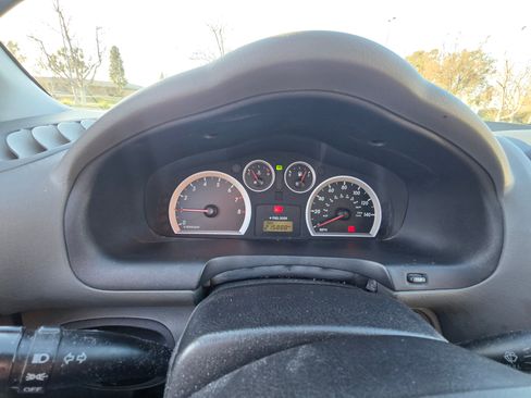 Used 2005 Hyundai Santa Fe GLS image 9