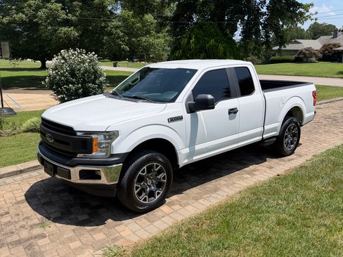 Used 2018 Ford F150 XL w/ Equipment Group 101A Mid RWD image 2
