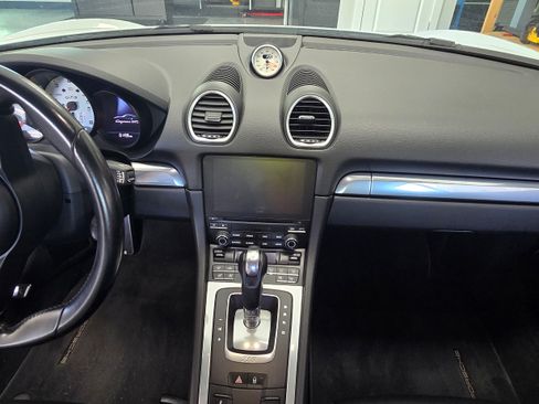 Used 2018 Porsche 718 Cayman GTS RWD image 11