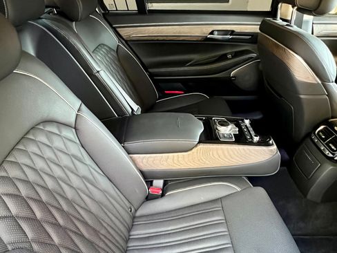 Used 2022 Genesis G90 3.3T Premium image 24