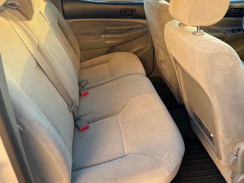 Used 2006 Toyota Tacoma PreRunner image 10