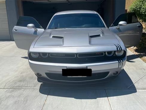Used 2018 Dodge Challenger R/T RWD image 5